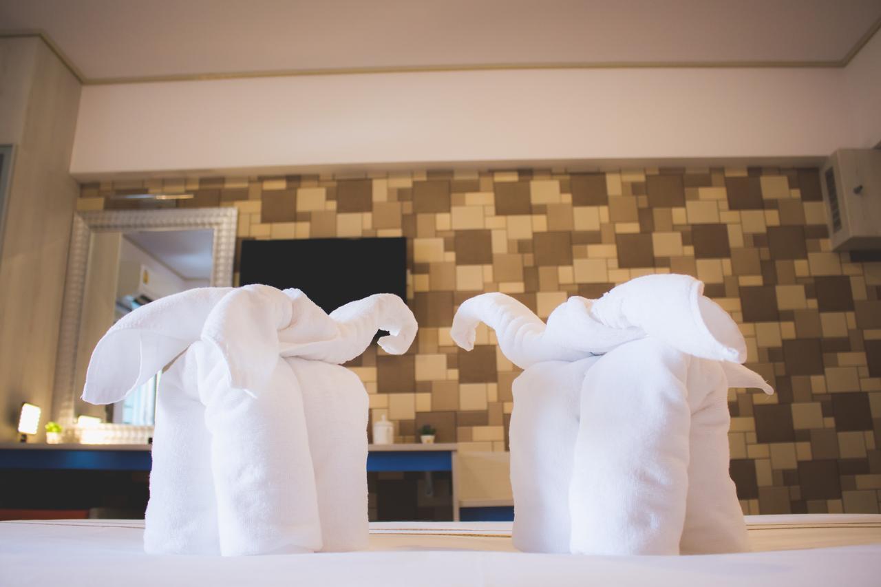 Maverick Ratchada Hotel Bangkok Extérieur photo
